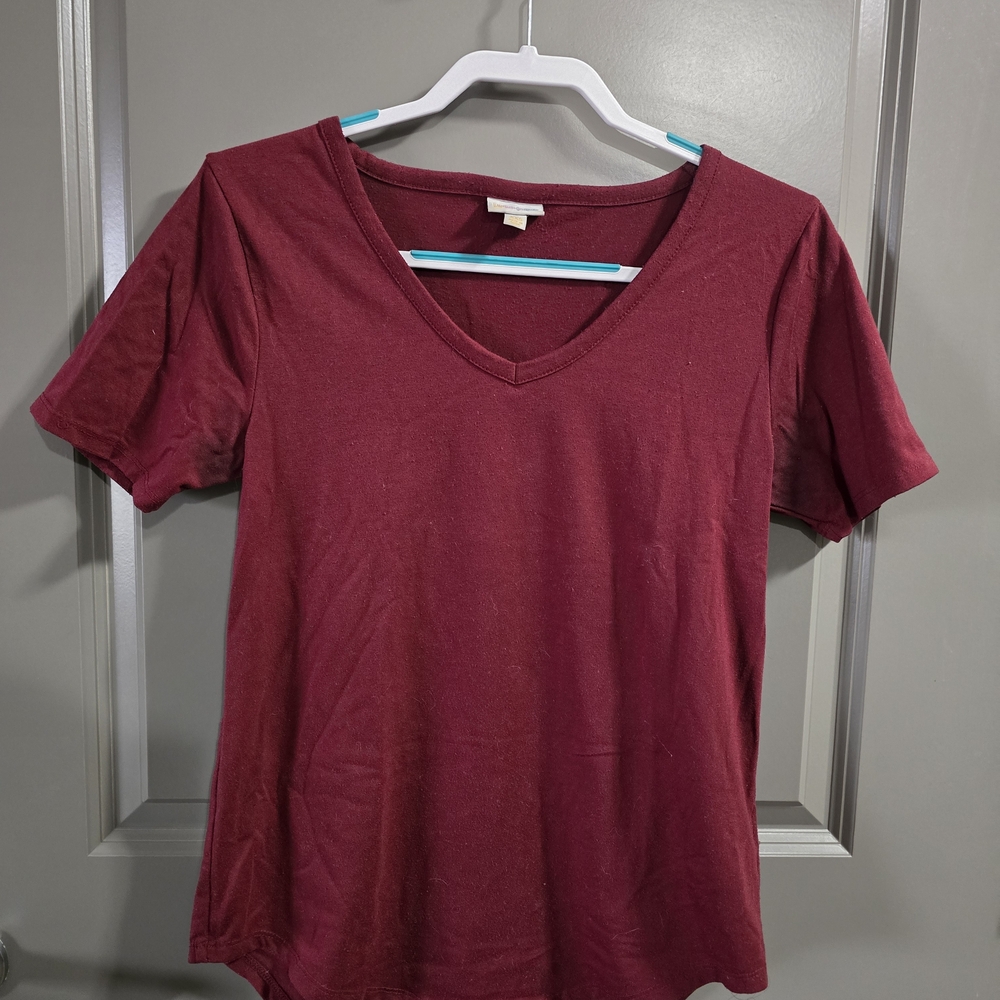 LuLaRoe Burgundy V-Neck Short Sleeve Tee